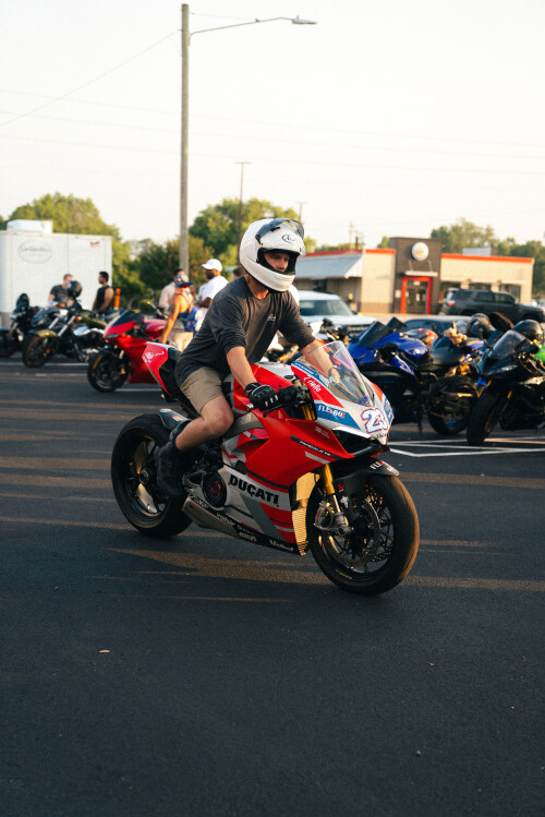 Dem2sBikeNight626_548.jpg
